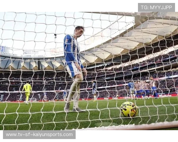 离谱乌龙+格里马尔多神准任意球,药厂终获赛季首胜,格里马尔多 西班牙